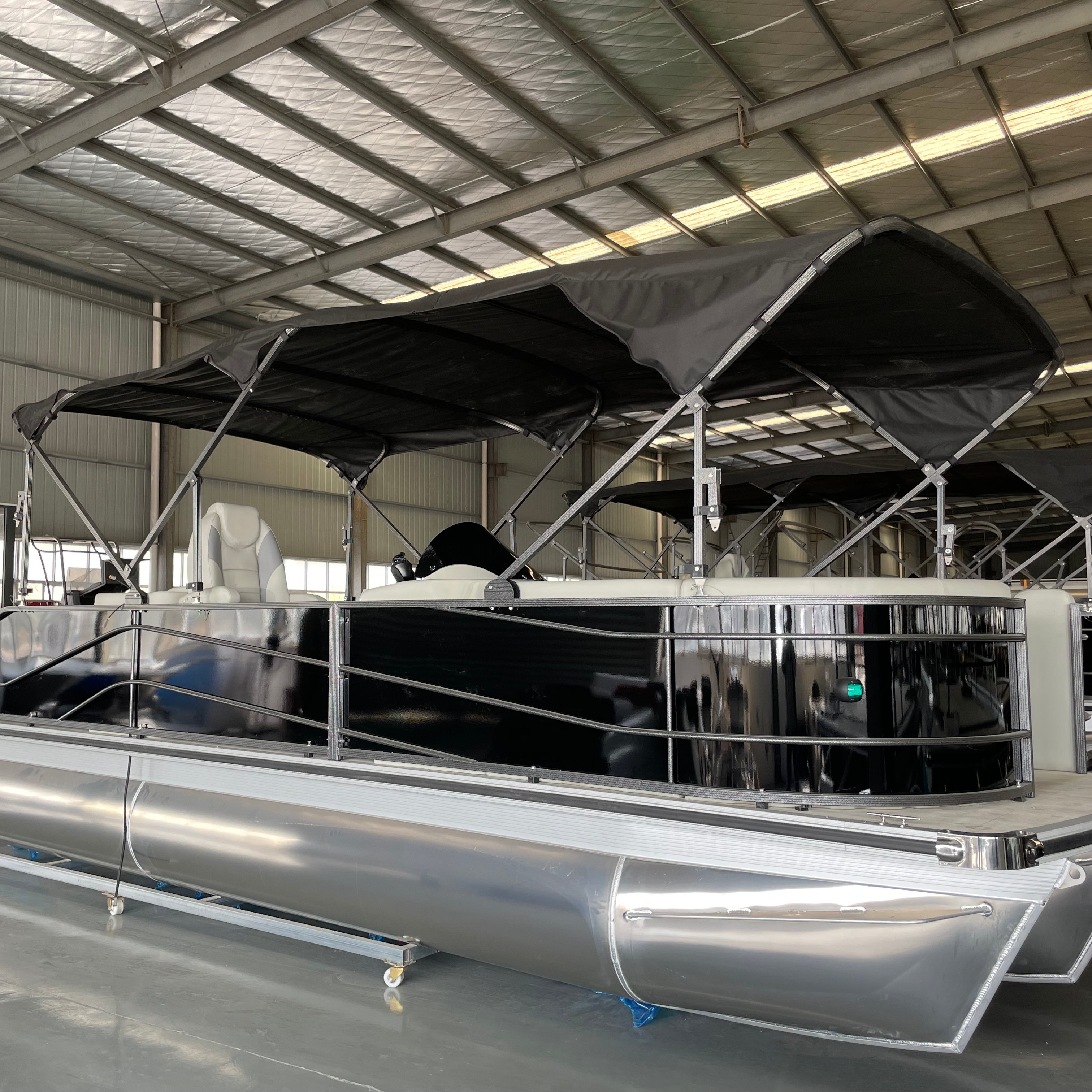 New Line 30FT Tritoon Ultra Lounger Luxury Aluminum Boat with Sporty Pontoons Center Storage & Seats Outboard Engine